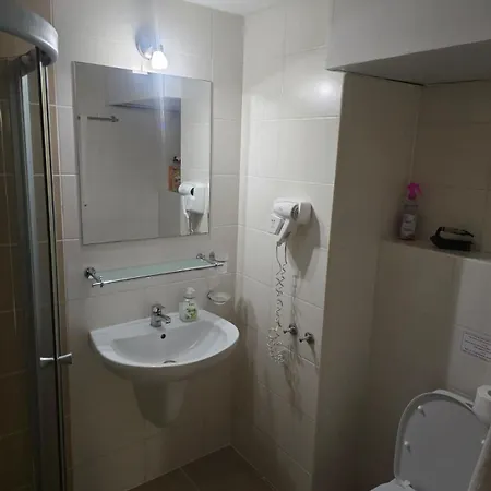 у моря с бассейном в обзоре Apartman Obzor